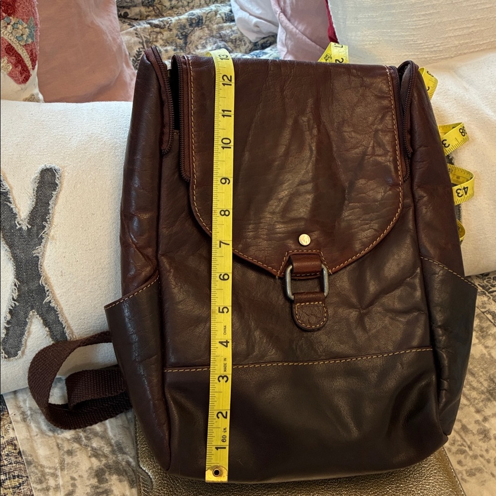 Leather backpack - Picture 10 of 11